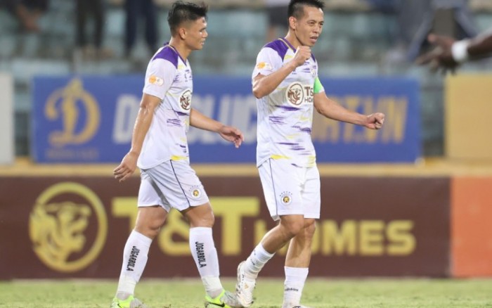 Hà Nội FC Đại Thắng 4-1 TP HCM: Văn Quyết Sáng Nhất Với Hai Bàn Thắng