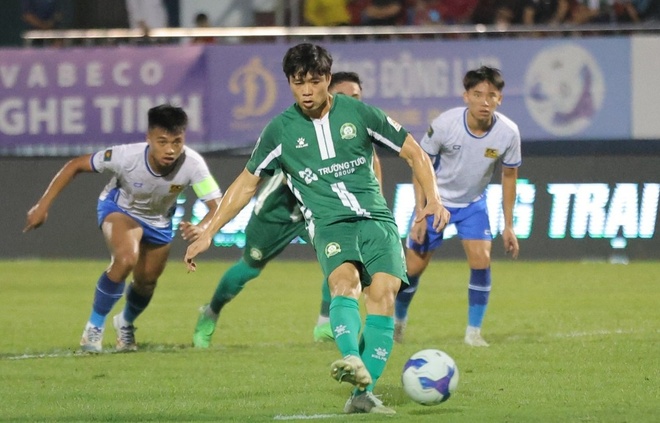 Công Phượng và Trường Tươi Bình Phước hướng tới trận play-off thăng hạng V-League