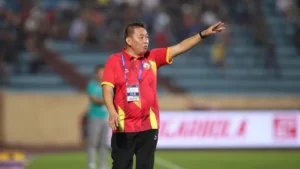 HLV Bùi Đoàn Quang Huy Nhập Viện Ngay Trước Trận Đấu Quy Nhơn - Thể Công Viettel